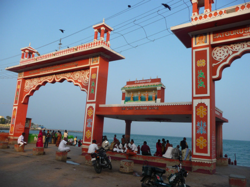 Rameswaran - porte vars la mer