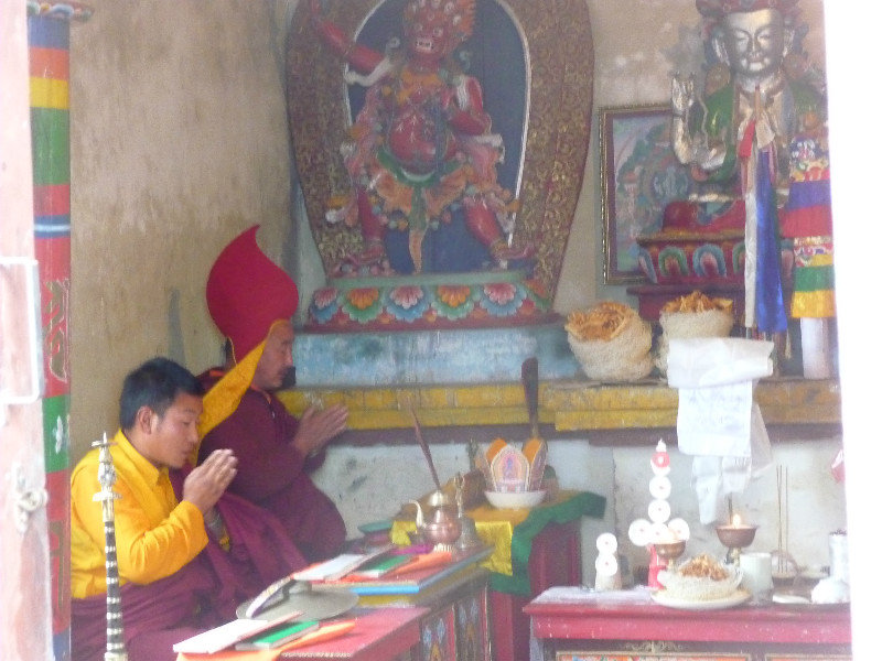 Pelling - priere au monastere Sanga