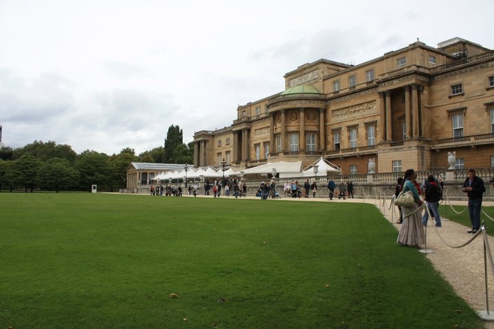 Buckingham Palace garden