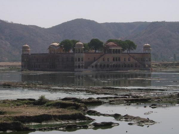 Water palace (near Jaipur)