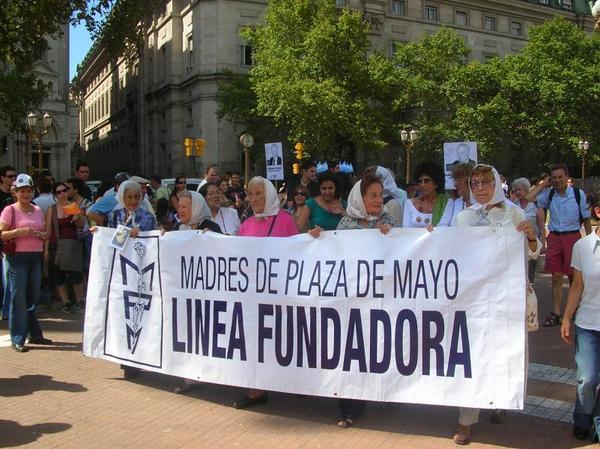 Madres de la Plaza de Mayo 2