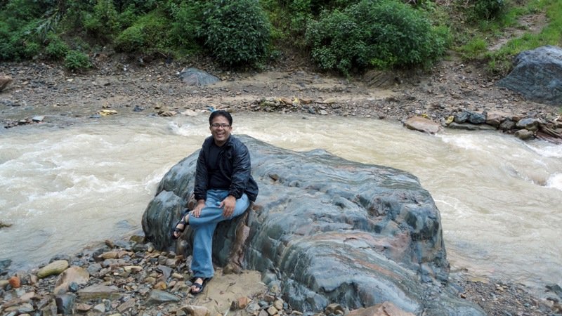 On the banks of Nakkhu Khola