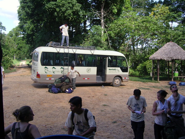 bustransport to Tambopata port