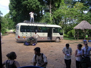 bustransport to Tambopata port