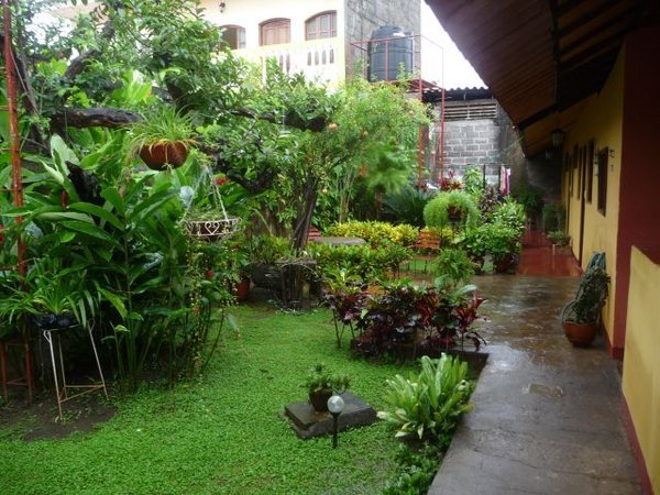 Hostel Colonial garden