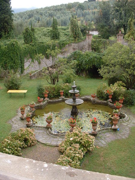 Fountain behind the Villa