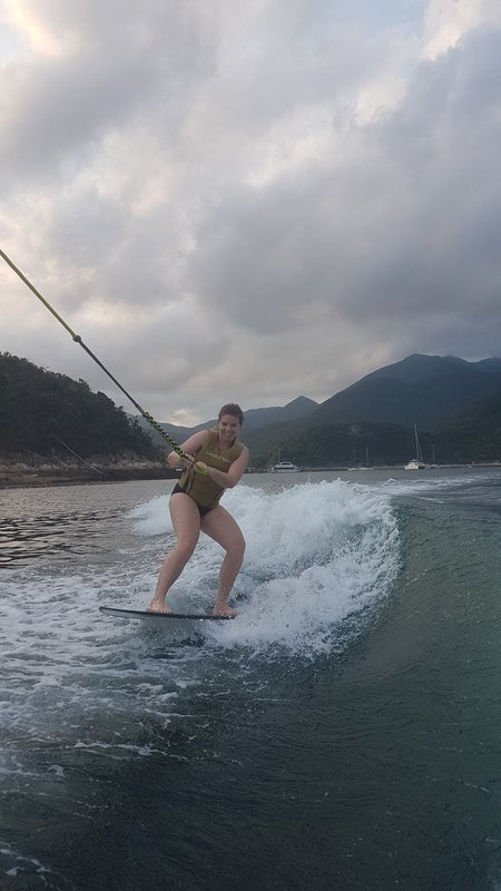 Amy wakesurfing