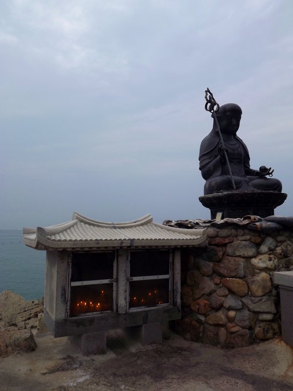 Yonggungsa Statue