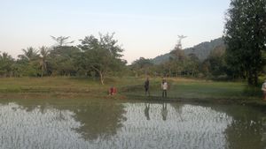The locals near Banteay Srey