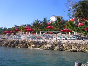 Where the rich people stay on la Isla de Baru