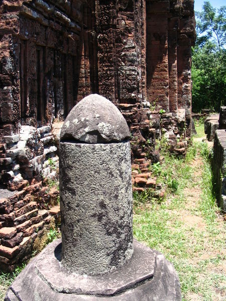 Penis rock carving at Cham ruins