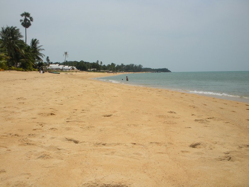Maenam beach
