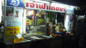 'Restaurant' at the food night market near the river