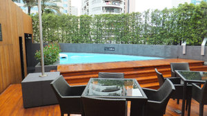 Rooftop jacuzzi at our hotel!