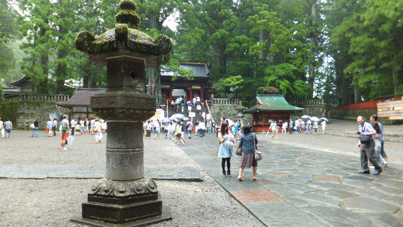 Looking towards the Tosho-gu shrine