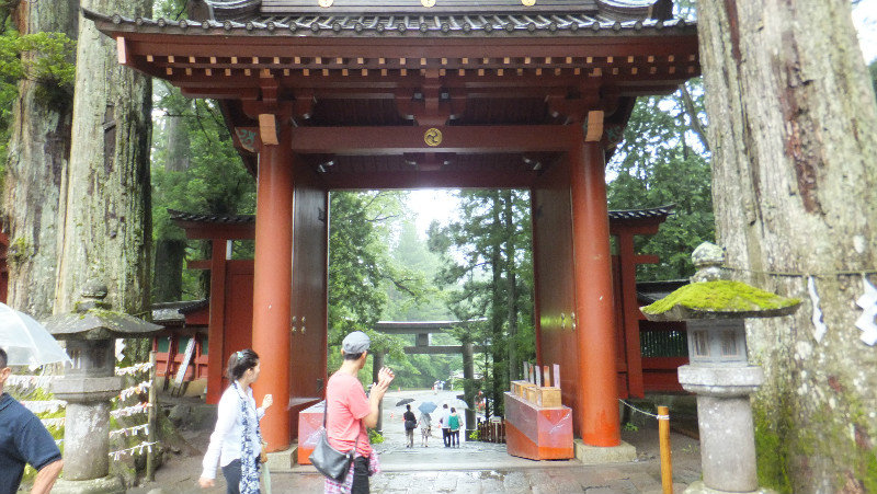 Entrance to Toshu-gu shrine courtyard
