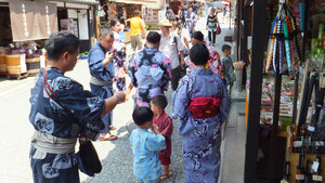 Day trip in family kimonos :)