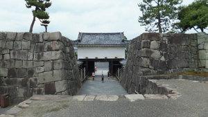 Really thick walls at Nijo-ji