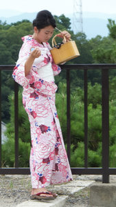 Viewpoint kimono