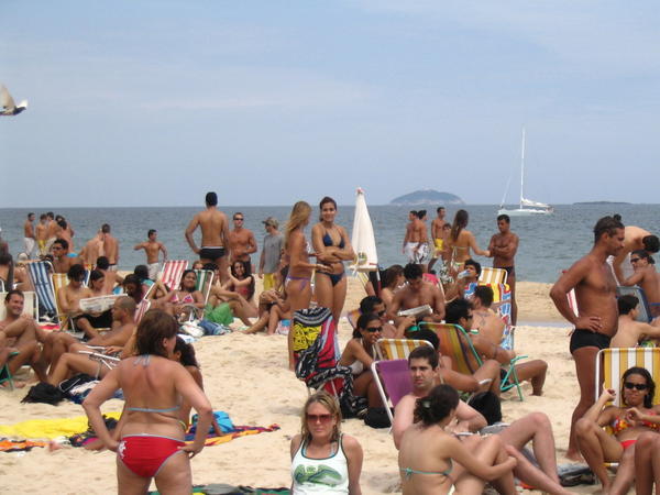 and Crikey it did get busy when the sun came out on ipanema