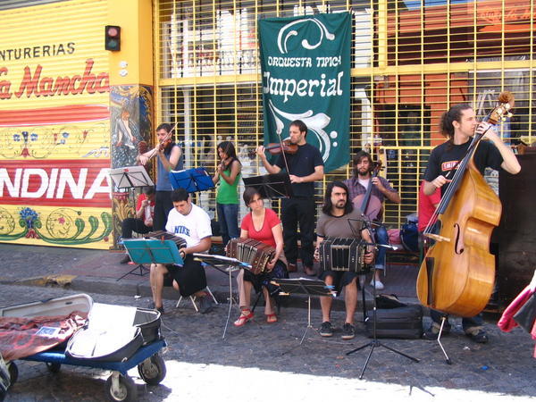 San Telmo street band
