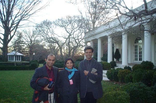 Threesome at the White House gardens