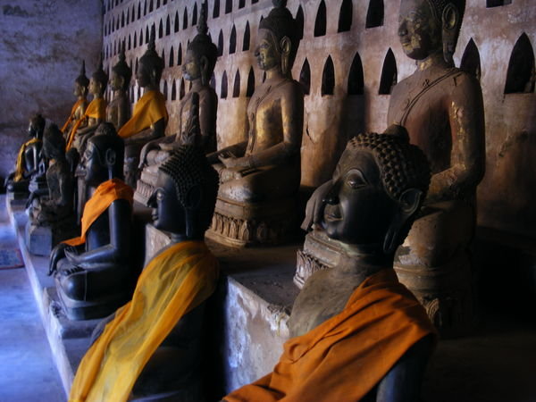 Buddhas in the main tmeple, Vientiane