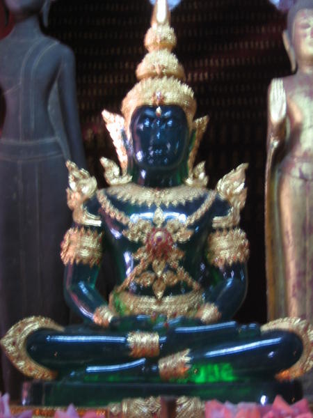 Jade Buddha, Close-Up
