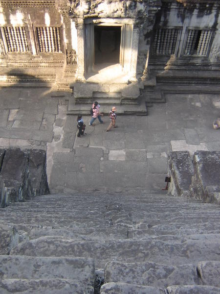 Angkor Wat, 32