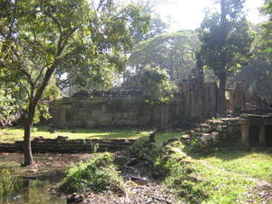 Around the Preah Pithu group