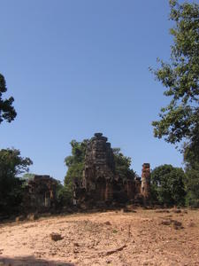 Prasat Prei is even smaller than the hill it's built on