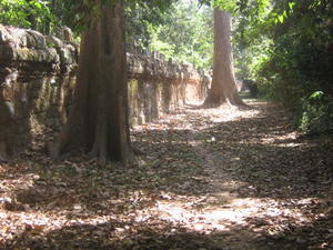 Wall around Banteay Kdei