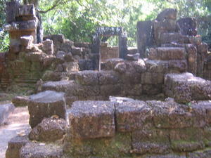 Ruins near Banteay Kdei