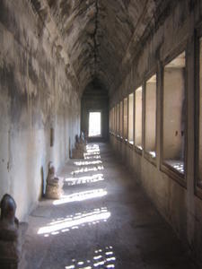Corridor along the outer wall of Angkor Wat