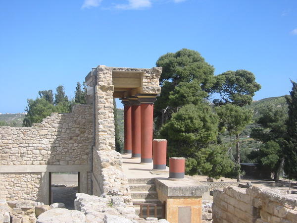 The Minoan columns
