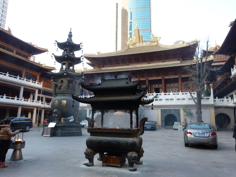 Jing'an Temple - Courtyard