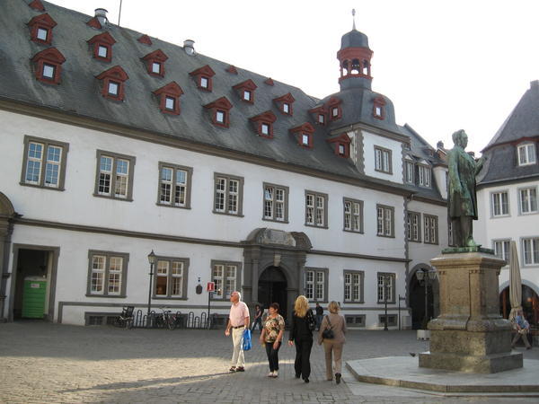 Jesuitenplatz und Rathaus - The city hall