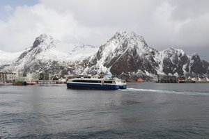 Onze catamaran naar Bodø