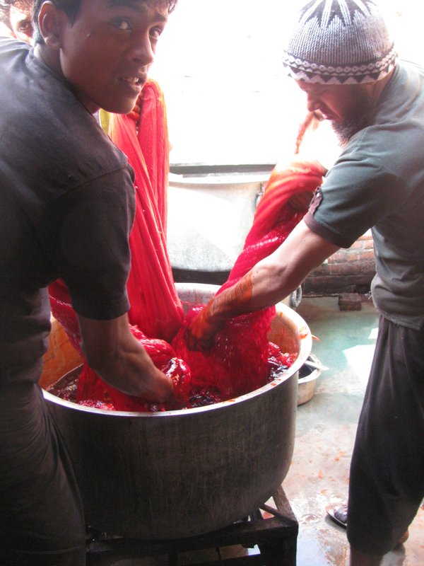 Dyeing the Silk