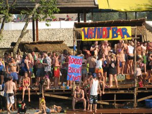 Vang Vieng - Party on the River