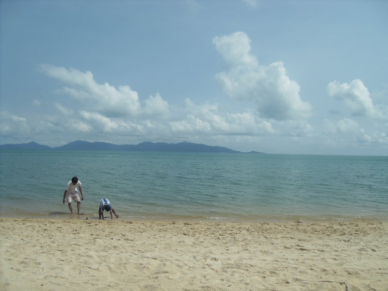Maenam beach