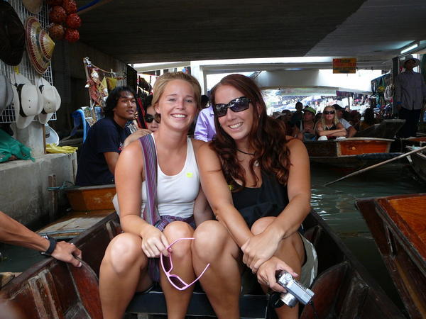 Who are those hot ladies at the floating market??