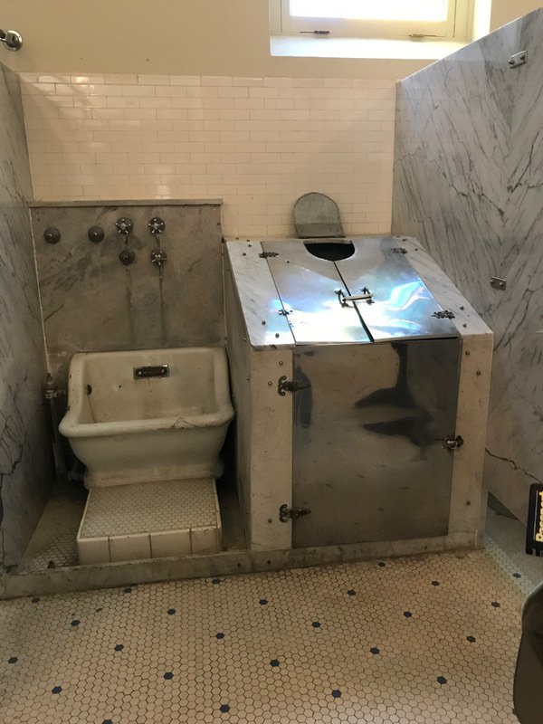 sitz bath and vapor cabinet