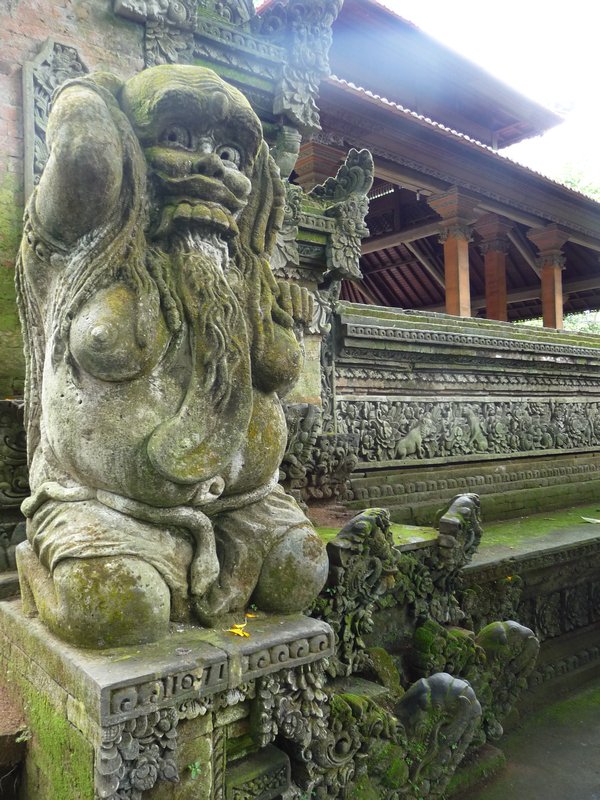 Ubud-sexi statue