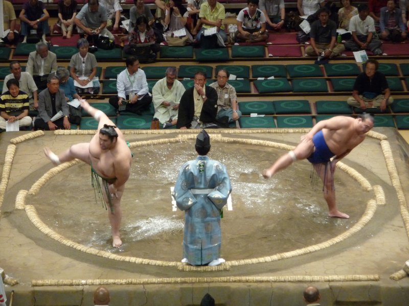 Tokyo-Sumo, rituel avant le combat