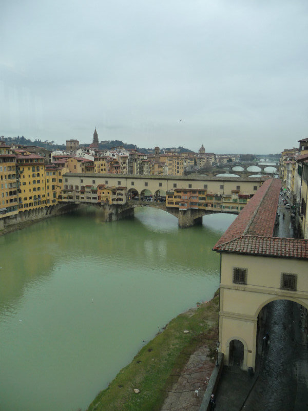 Vu sur l'Arno et le pont Vecchio