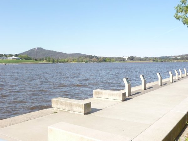 Lake Burley Griffin (3)