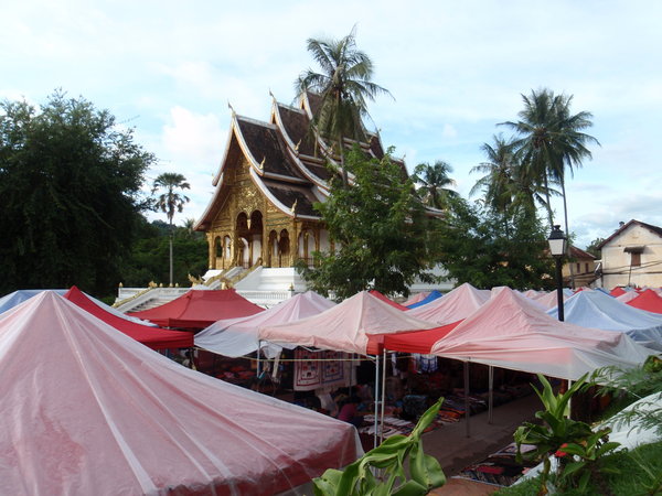 Royal Palace Wat & Night Market