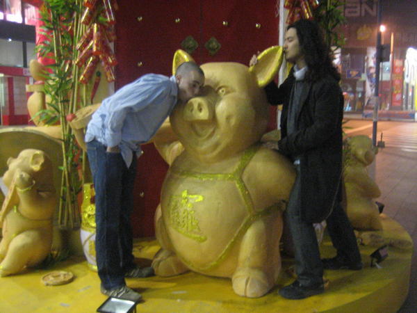 Kiss the Pig!