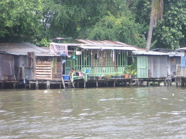 Houses along that Bangkok river bank